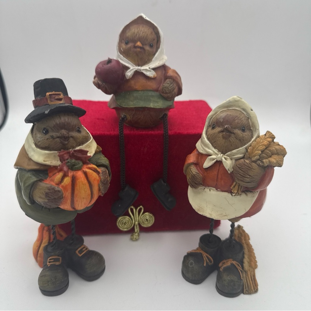 Thanksgiving Autumn Harvest Pilgrim Bird Figures Set Of 3 READ Chipped